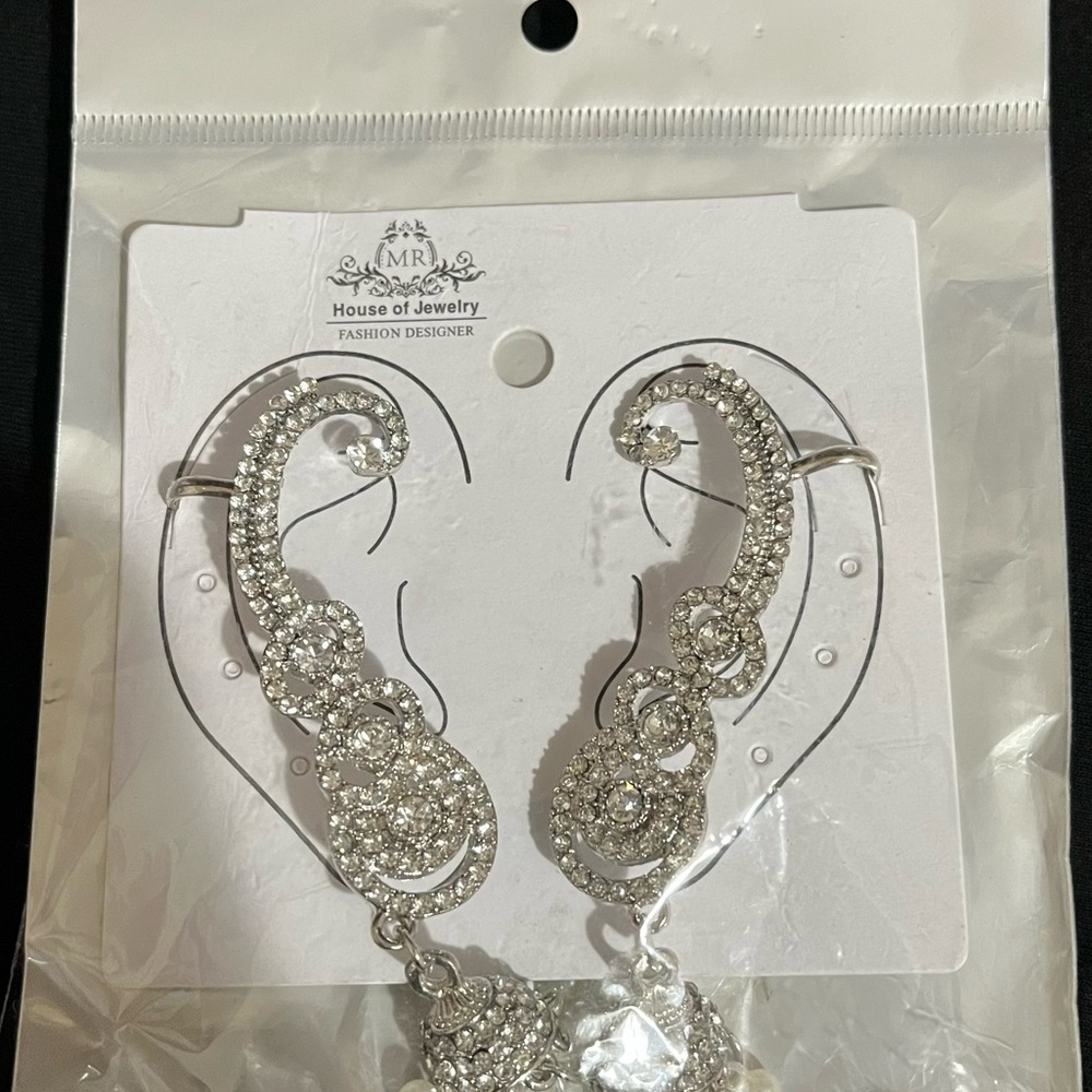 Silver ear piece earrings!